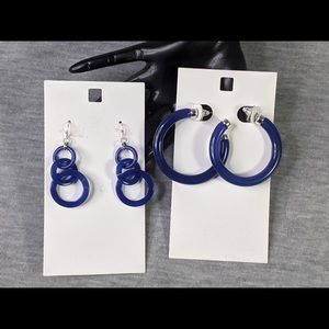 🎉 3/$20 Two blue earrings